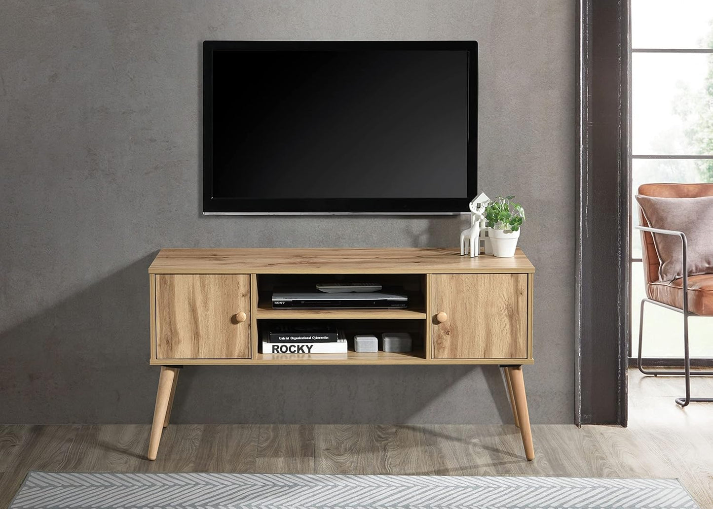 Oak 47" L TV Stand (1x2-Tier Shelves & 2 Cabinets)